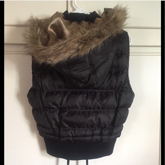 Black Vest with Removable Faux Fur - Picture 6 of 8